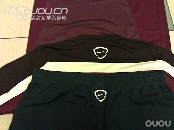 上身照来两张!哈哈~2014世界杯英格兰球员版训练服小试!