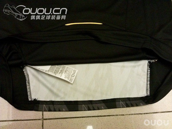 不知是否首发!13-14赛季 利物浦 勇士训练短袖