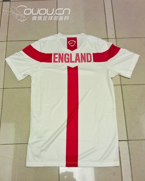 不知是否首发~2014英格兰世界杯出场热身短袖 球员版~