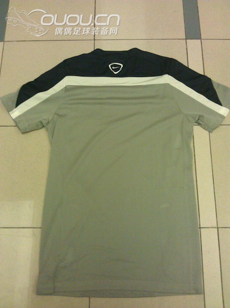 上身照来两张!哈哈~2014世界杯英格兰球员版训练服小试!