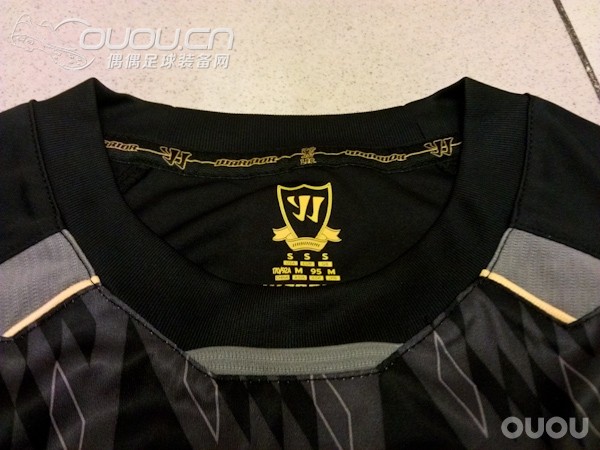 不知是否首发!13-14赛季 利物浦 勇士训练短袖