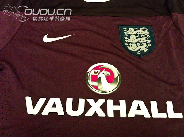 上身照来两张!哈哈~2014世界杯英格兰球员版训练服小试!