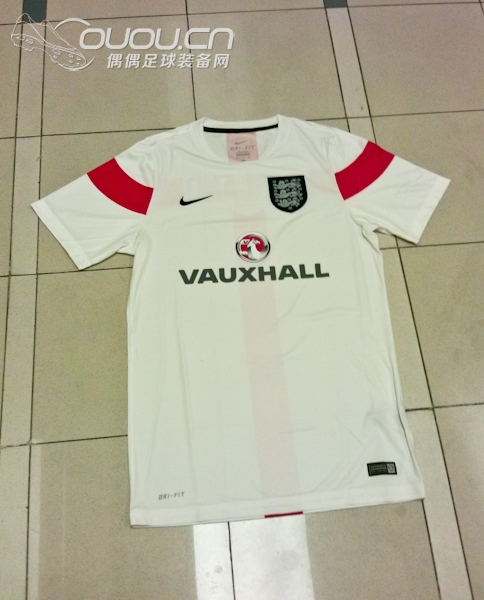 不知是否首发~2014英格兰世界杯出场热身短袖 球员版~
