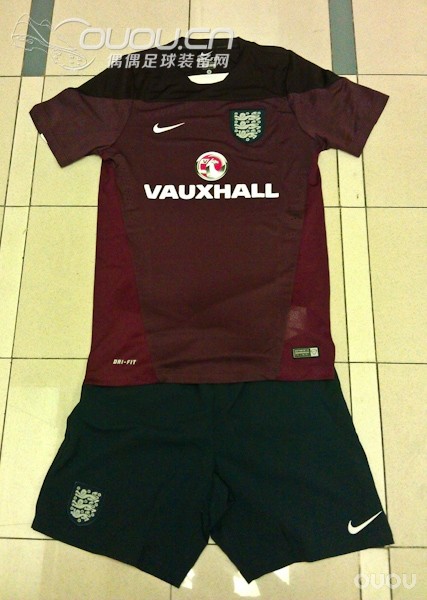 上身照来两张!哈哈~2014世界杯英格兰球员版训练服小试!