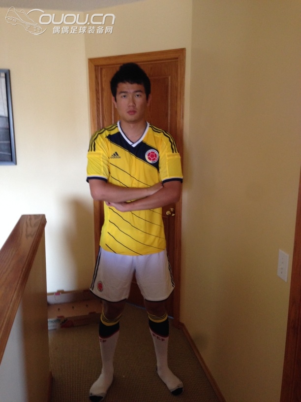 哥伦比亚世界杯主场盒装球员版