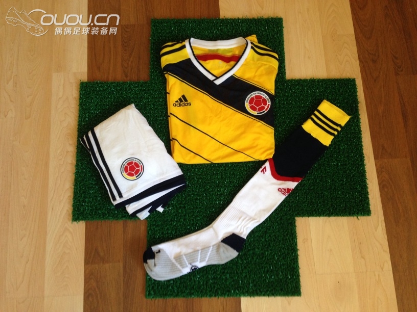 哥伦比亚世界杯主场盒装球员版