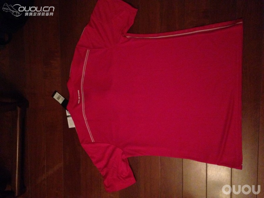 皇马 14-15 客场 粉色 不知是否首发