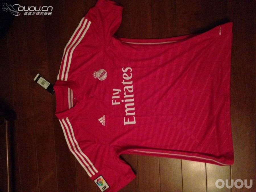 皇马 14-15 客场 粉色 不知是否首发