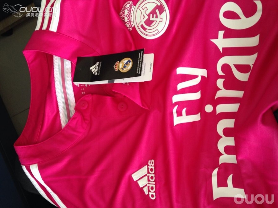 皇马 14-15 客场 粉色 不知是否首发