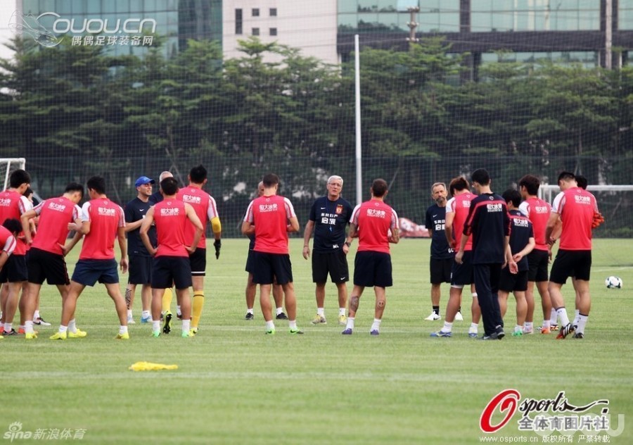 迪亚曼蒂在训练中穿回PUMA!