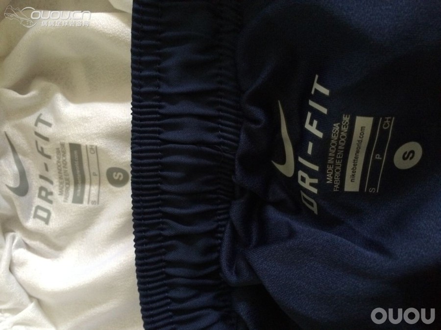 13-14曼联主场球裤错码,还是本来就偏大一码?