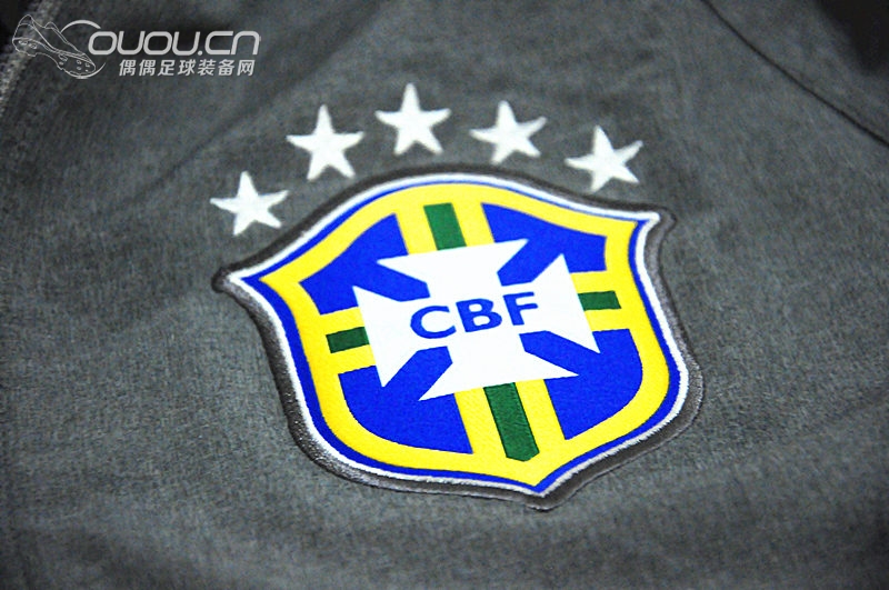 终于入手了这个巴西夹克了啊~~嘎嘎嘎~