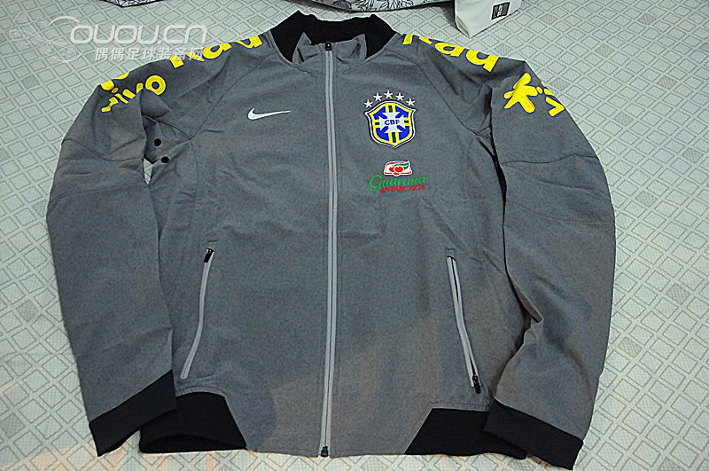 终于入手了这个巴西夹克了啊~~嘎嘎嘎~