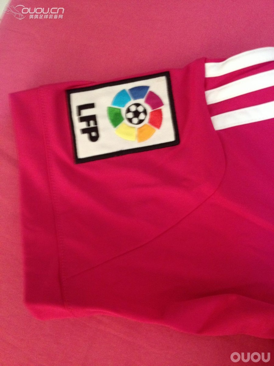 刚入手皇马14-15客场拉,求大神鉴定!!!