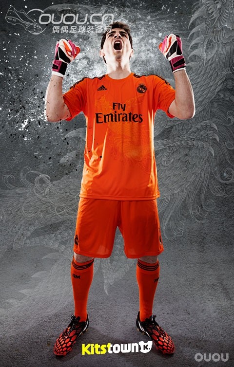 皇家马德里2014~2015赛季第二客场队服正式发布!