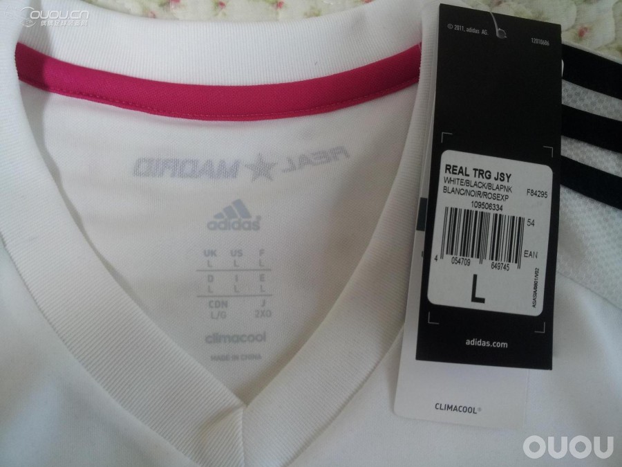 14-15皇马训练服,求鉴定。