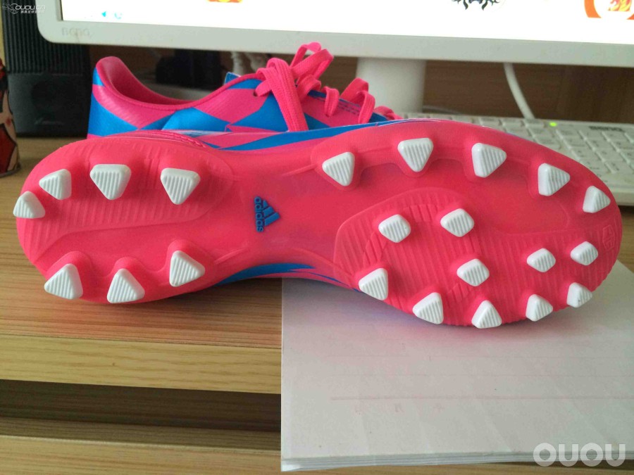 请大家帮忙看下这双鞋是不是正品