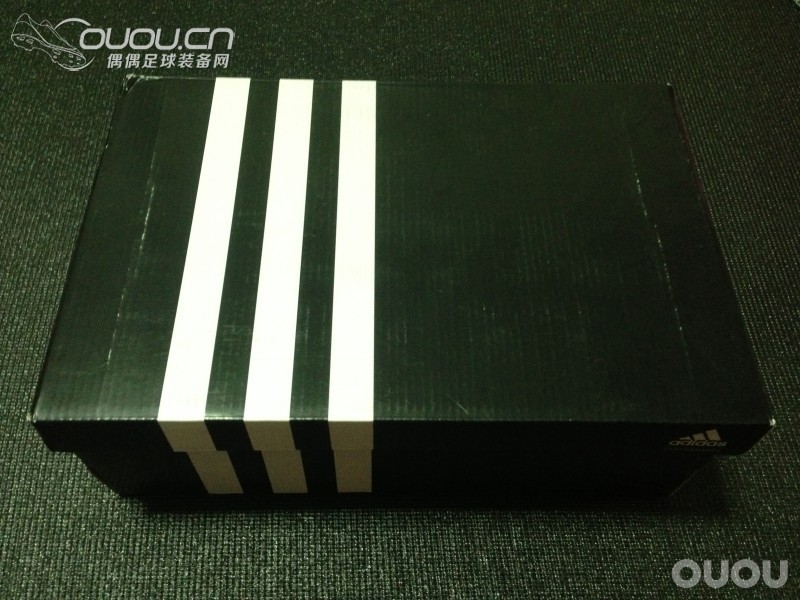 一分钟快感  F50 adizero 顶级AG欧冠配色鉴赏 ..顺带F10低端AG对比 我为自己代言 更新三张落场照