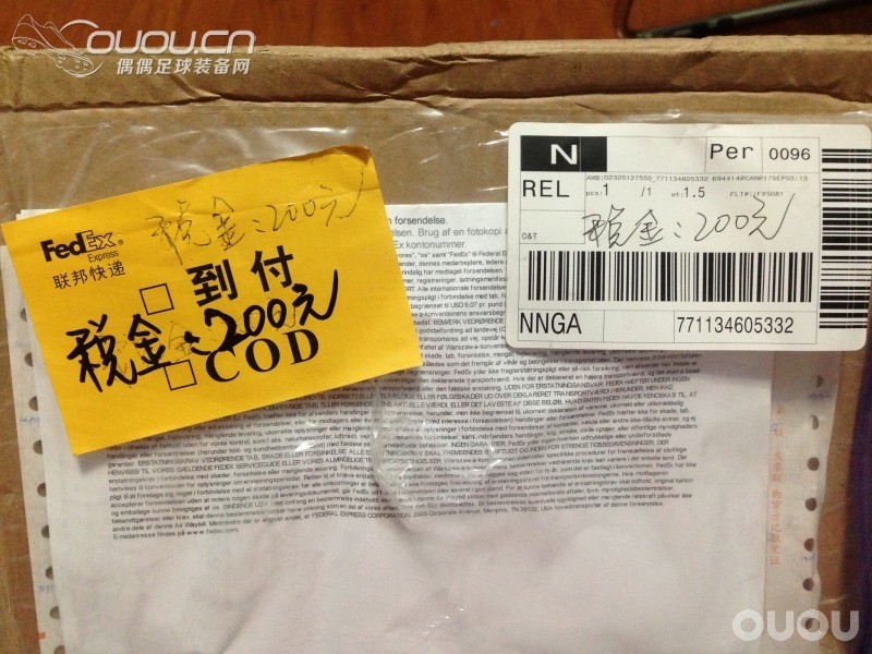 一分钟快感  F50 adizero 顶级AG欧冠配色鉴赏 ..顺带F10低端AG对比 我为自己代言 更新三张落场照