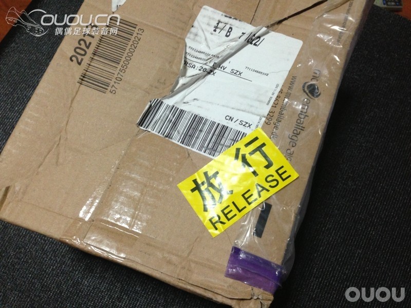 一分钟快感  F50 adizero 顶级AG欧冠配色鉴赏 ..顺带F10低端AG对比 我为自己代言 更新三张落场照