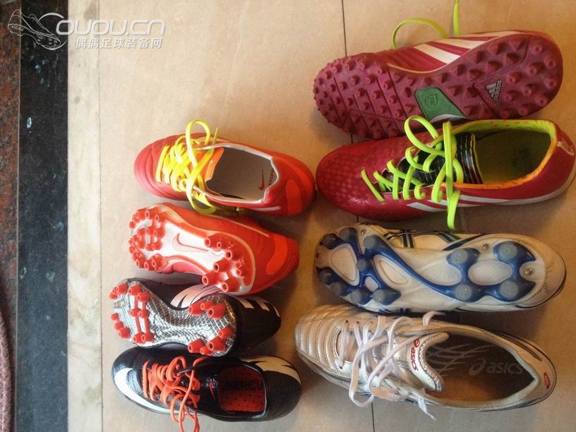 玩装备不久,粗略评价一下各种足球鞋