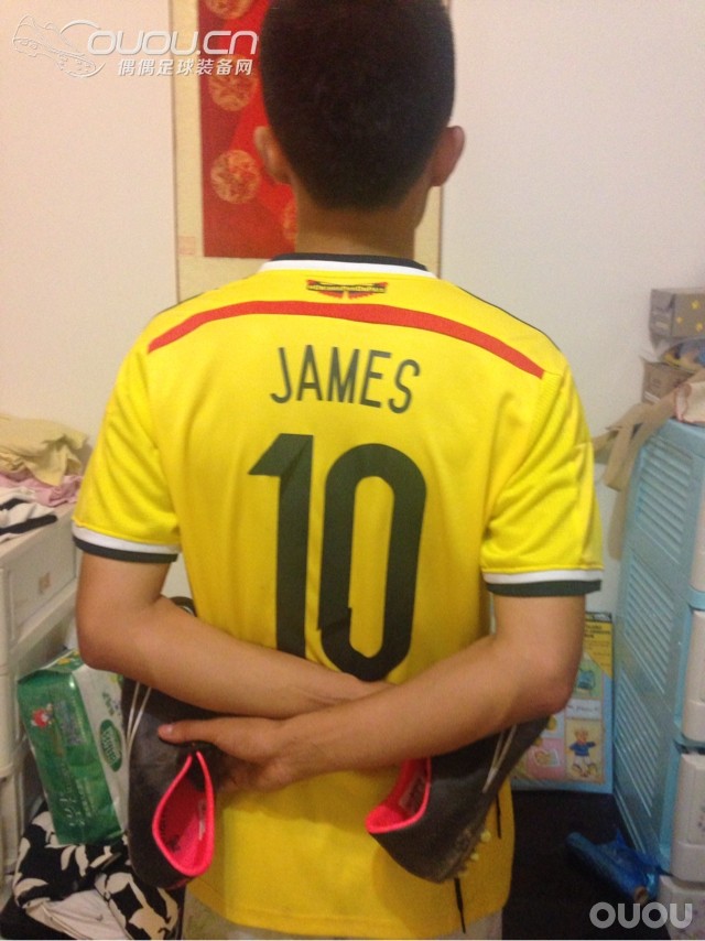 踢完一场后的总结:MERCURIAL VICTORY V AG 刺客10低端