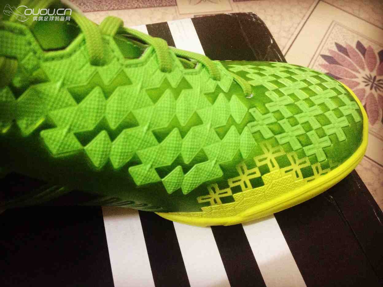 第一双TF,猎鹰13中端TF