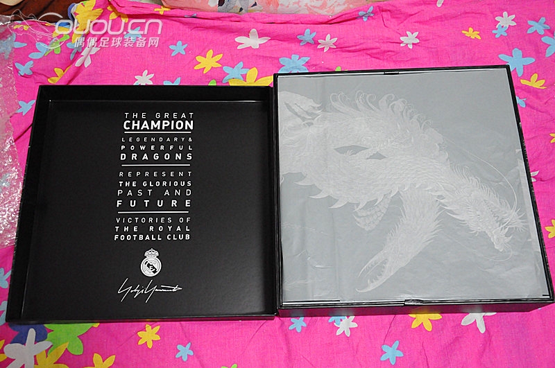 大家随便看看,最近还算比较火的球衣~皇家马德里黑客