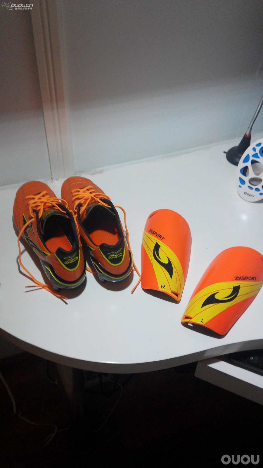 自换了鞋垫跟鞋带,感觉不错,谢谢提供过帮助的偶友们。