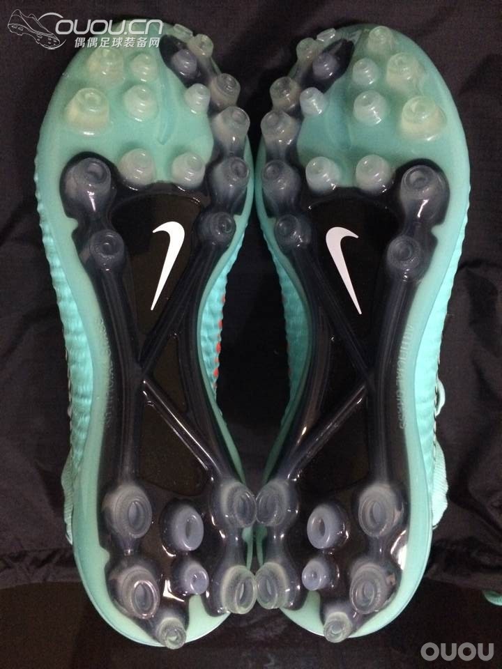 等了一个月不到点,终于入手了,小晒一下拉个仇恨啥的!