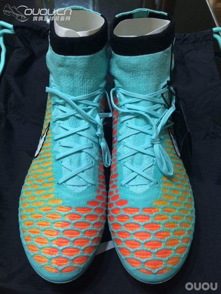 等了一个月不到点,终于入手了,小晒一下拉个仇恨啥的!