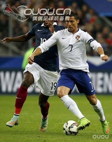 博格巴穿回nike 而且是鬼牌