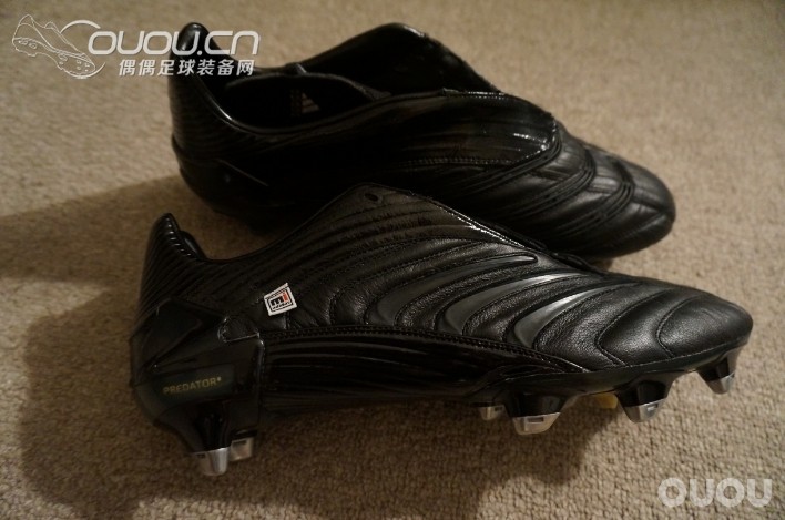 黑八一双,有点大……….