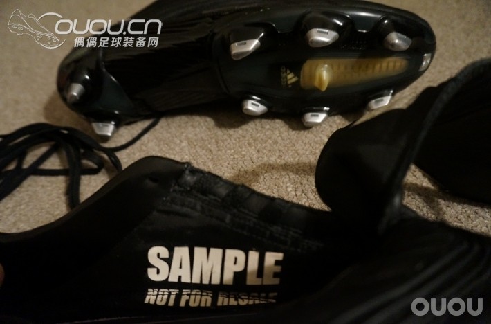 黑八一双,有点大……….