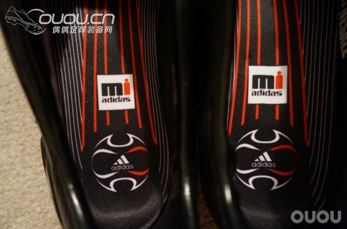 黑八一双,有点大……….