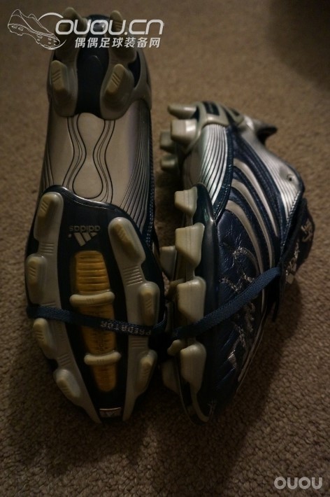 黑八一双,有点大……….