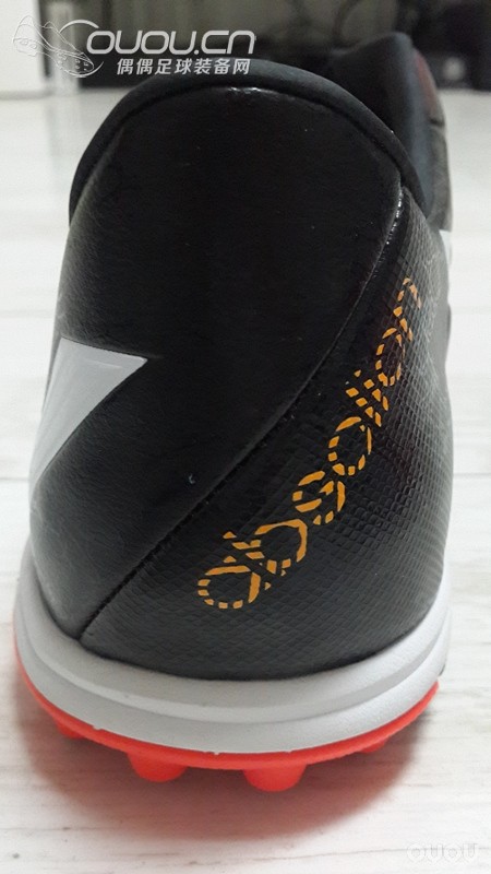 新入一双猎14 Predator Absolion TF,求大神鉴定真假