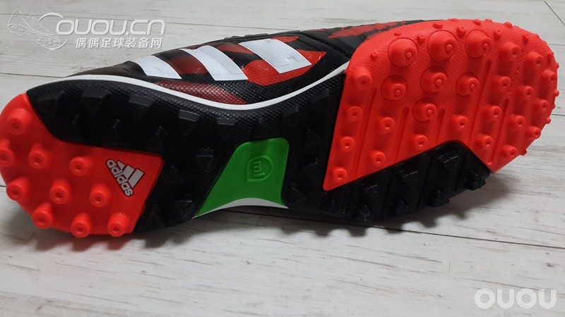 新入一双猎14 Predator Absolion TF,求大神鉴定真假