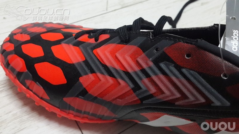 新入一双猎14 Predator Absolion TF,求大神鉴定真假