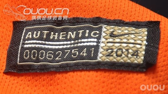 小白特来请教!!!耐克球衣的小黑标问题!!!