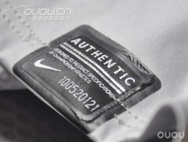 小白特来请教!!!耐克球衣的小黑标问题!!!