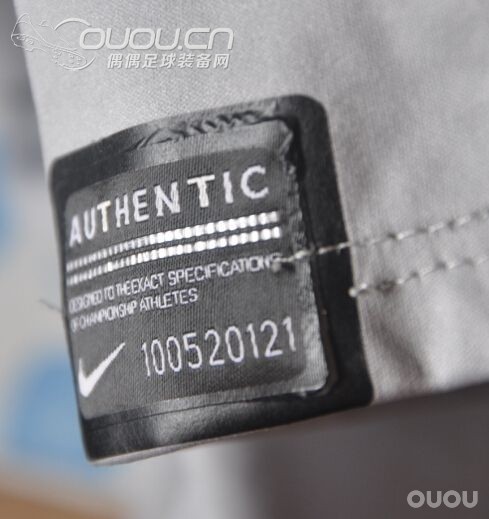 小白特来请教!!!耐克球衣的小黑标问题!!!