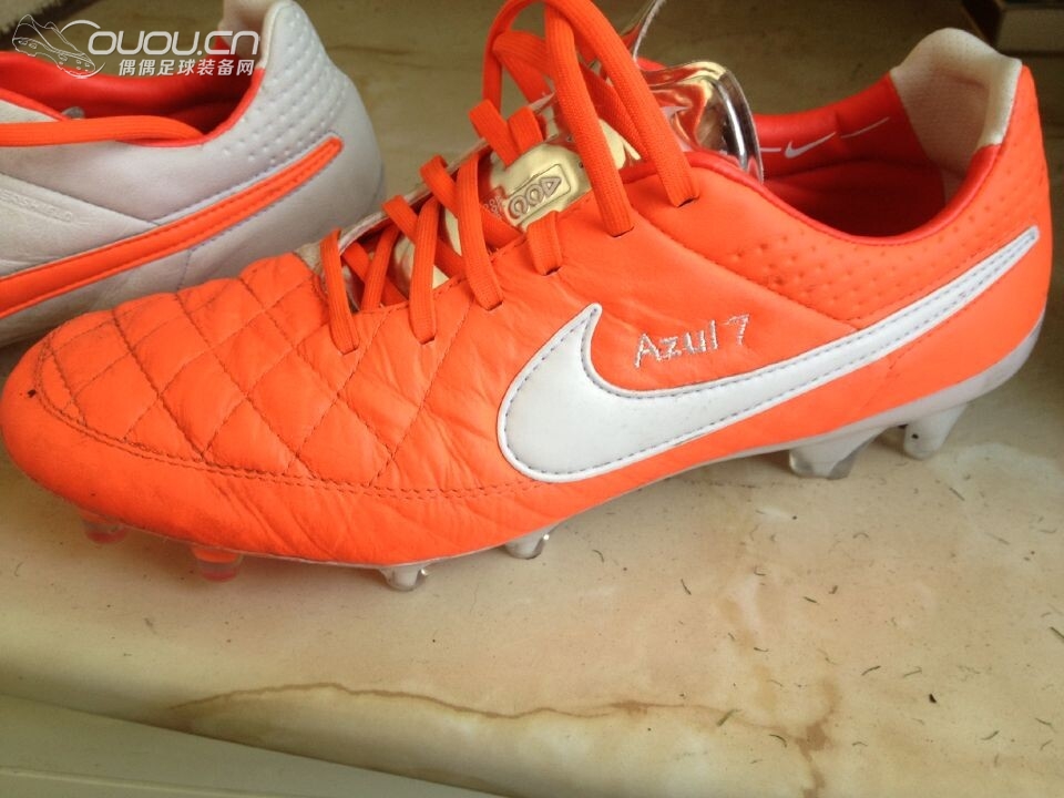 传奇五顶级FG红白配色雨战评测和对人草的经验