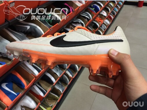 699的顶级传奇不知道算不算白菜价呢?