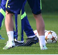 德罗巴穿旧款水星?哪里能买到·还可以实战