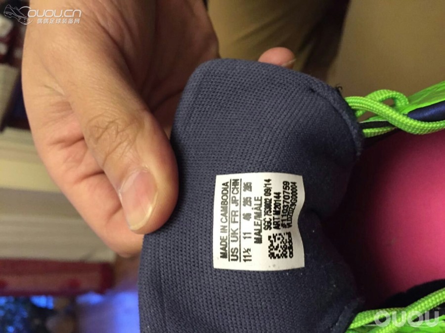 从淘宝刚刚买的猎鹰14万圣节配色,各位大神们帮忙鉴定下,谢谢