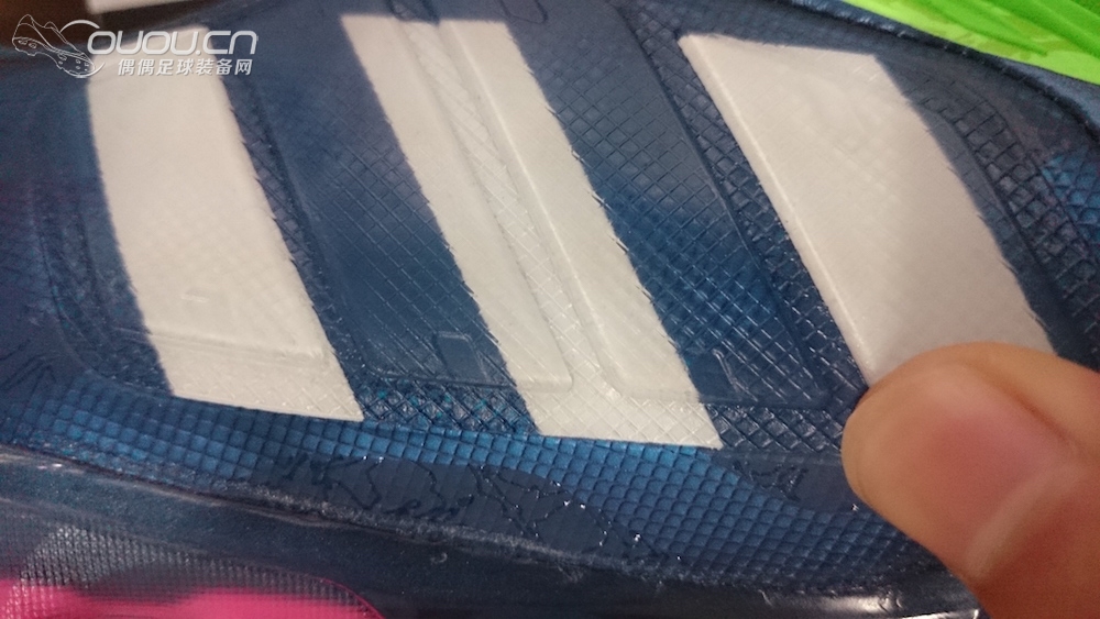 新到的猎14,短处区粘合有缝隙 店家说设计师就是这样设计的,球鉴定