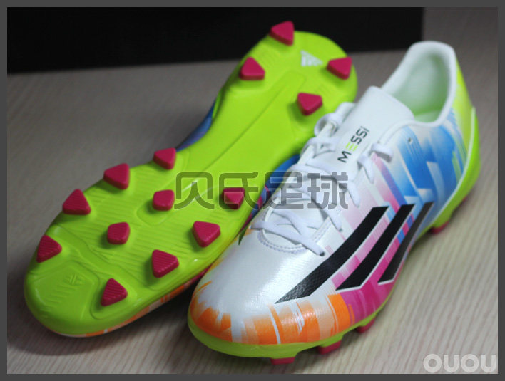 中端梅西足球鞋 降价了!358元!!!年终促销!!!