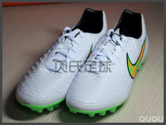 新款耐克 白色 鬼牌 足球鞋 429元
