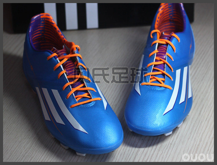 年终终极促销 F30 阿迪足球鞋 次顶级 348元抢购中!!